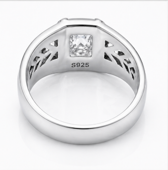 Elegant Princess-Cut Solitaire Ring in 925 Sterling Silver