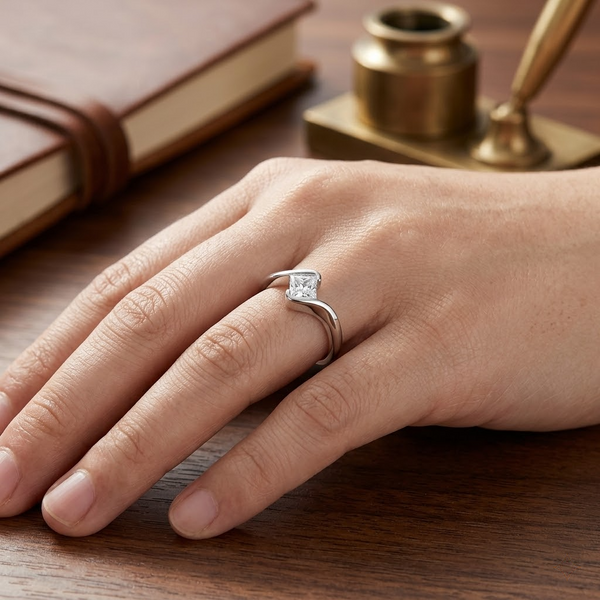 Elegant Heart Solitaire Ring in 925 Sterling Silve
