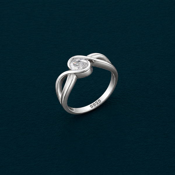 Elegant Oval Solitaire Twist Ring in 925 Sterling Silver