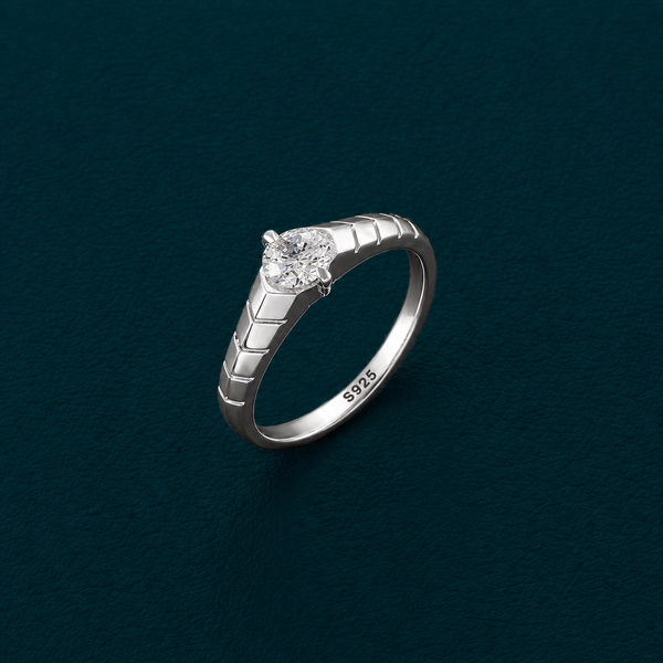 Elegant S925 Sterling Silver Solitaire Ring for Women