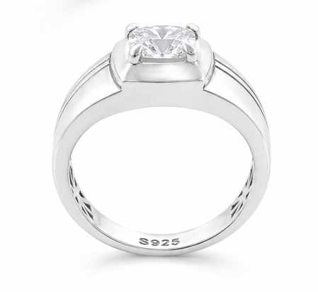 Elegant Princess Cut Solitaire Ring in 925 Sterling Silver with Platinum Finish