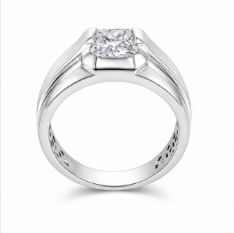 Elegant Princess-Cut Solitaire Ring in 925 Sterling Silver