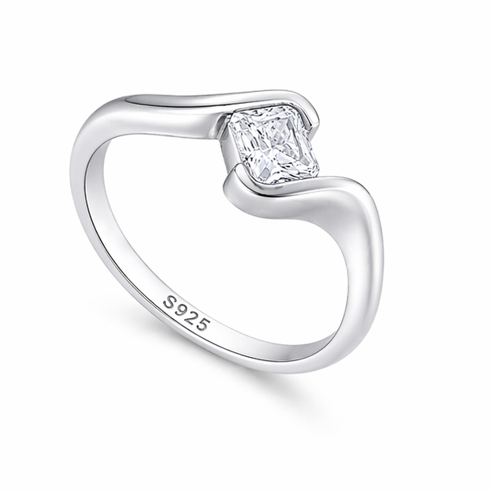 Elegant Heart Solitaire Ring in 925 Sterling Silve