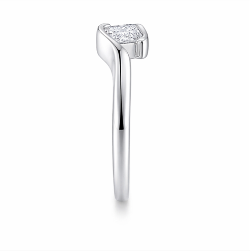 Elegant Heart Solitaire Ring in 925 Sterling Silve