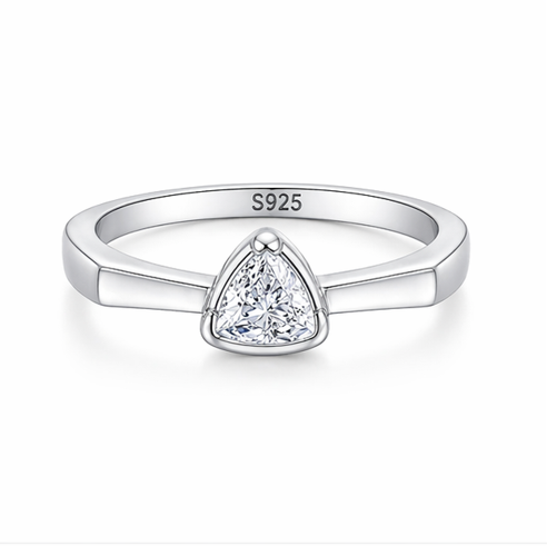 Elegant Heart Solitaire Ring in 925 Sterling Silver