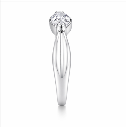 Elegant Oval Solitaire Ring in 925 Sterling Silver