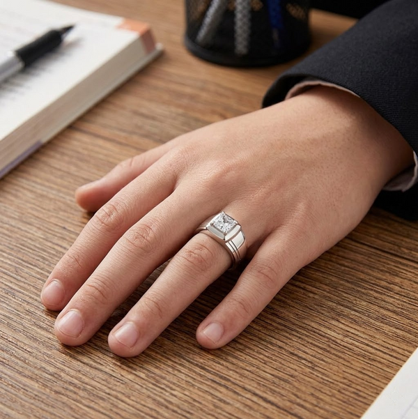 Elegant Princess Cut Solitaire Ring in 925 Sterling Silver with Platinum Finish
