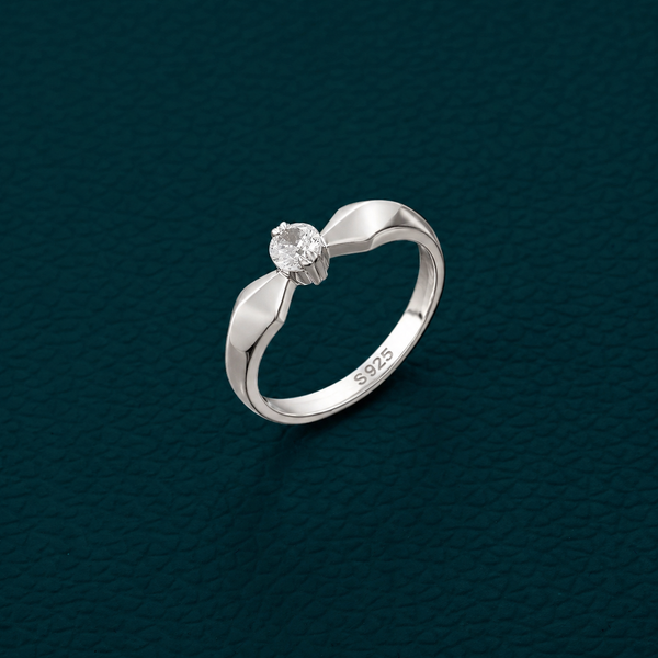 Classic Round Solitaire Ring in 925 Sterling Silver