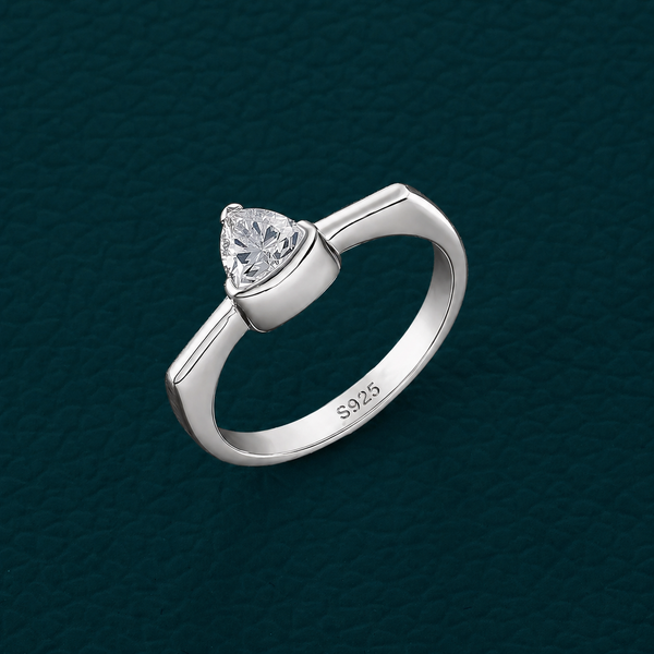 Elegant Heart Solitaire Ring in 925 Sterling Silver