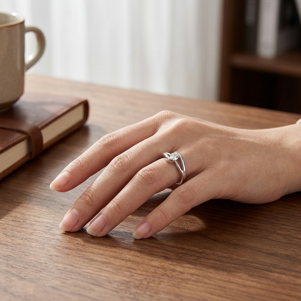 Elegant Wave Solitaire Ring in 925 Sterling Silver