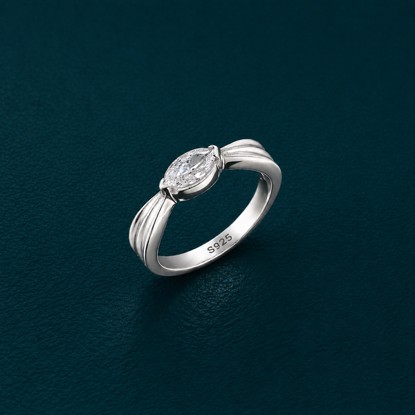 Elegant Oval Solitaire Ring in 925 Sterling Silver