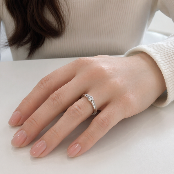 Classic Groove Solitaire Ring in 925 Sterling Silver