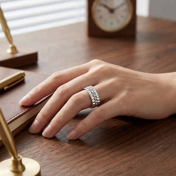 Dual Texture Scalloped Band Ring in 925 Sterling Silver